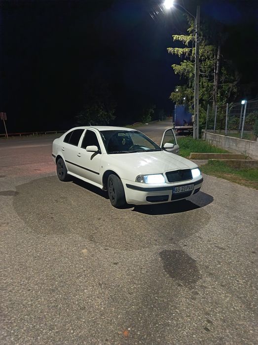 Vând Skoda Octavia