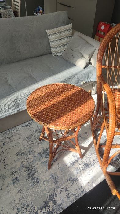 Кресло качалка, столик ручной работы