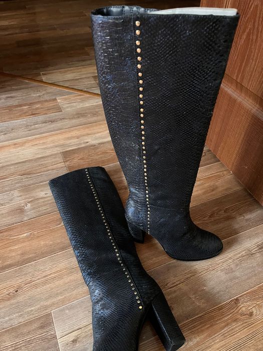 Продам кожаные сапоги