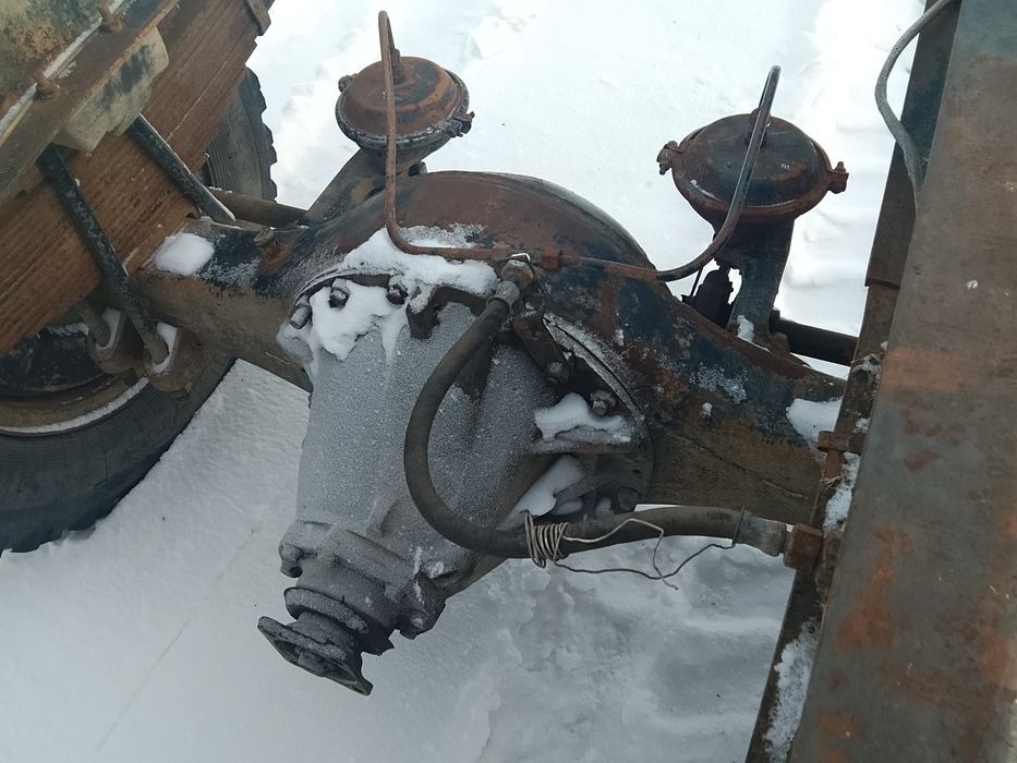 Продам запчасти на зил