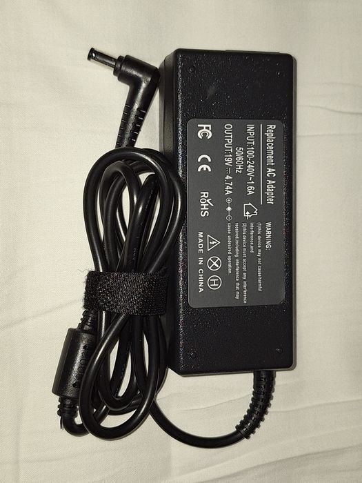 Зарядно за лаптоп (Laptop AC Adapter)  - 19V / 4.74A / 90W - (5.5x2.5) - Заместител / Replacement Високо Качество A+