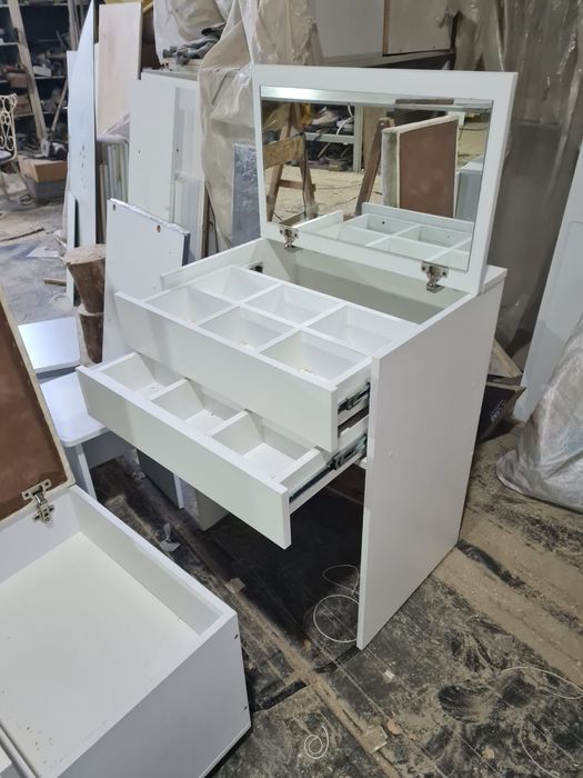 Продам камод с пуфиком