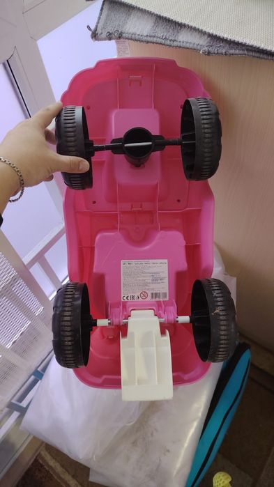 Продам Машинку толокар