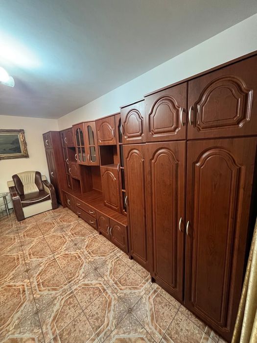 Mobilier sufragerie compus din mai multe piese