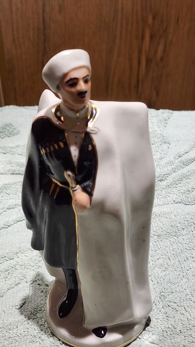 Статуэтки фарфоровые