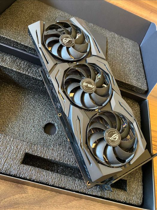 ASUS 5700 ROG Strix