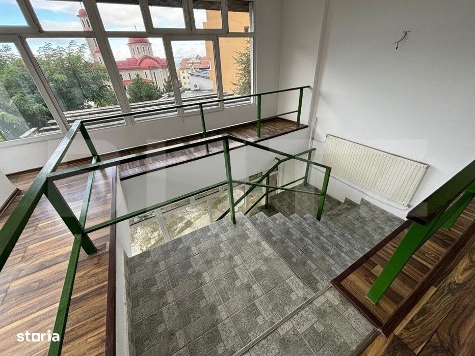 Spatiu comercial de vanzare, 5 incaperi, 220 mp, zona centrala