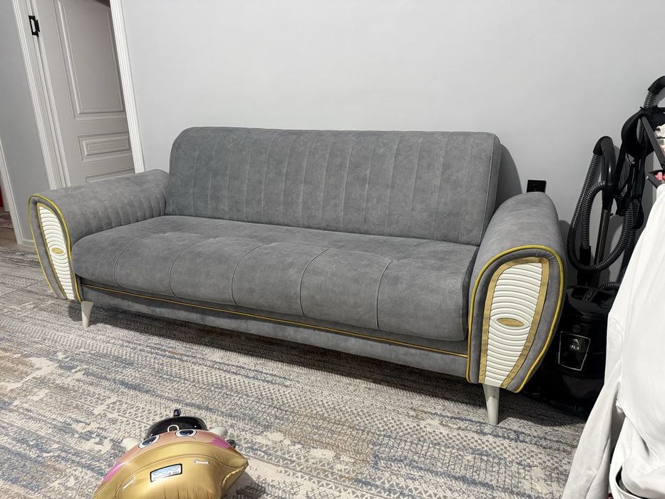 Диван очень хорошем состояний