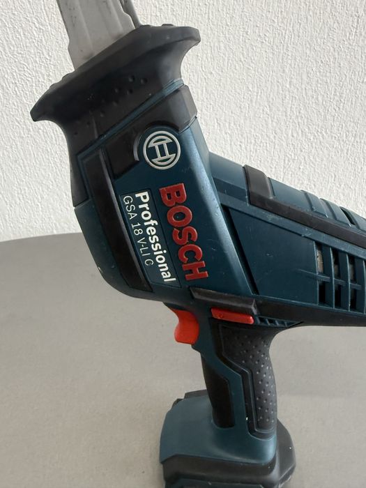Акумулаторен саблен трион Bosch Professional GSA 18 V-LI C (Само тяло)