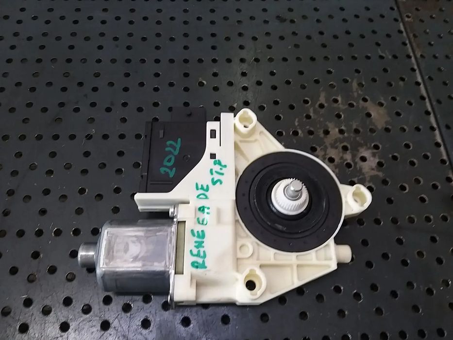 Motoras macara stanga fata jeep renegade 0130822665 c37722104 c44132104