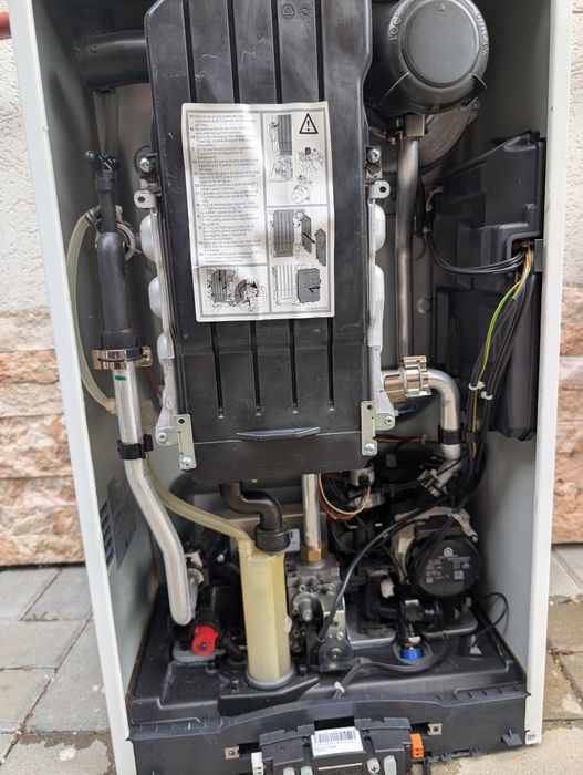 Centrala Ariston Cares Premium 24