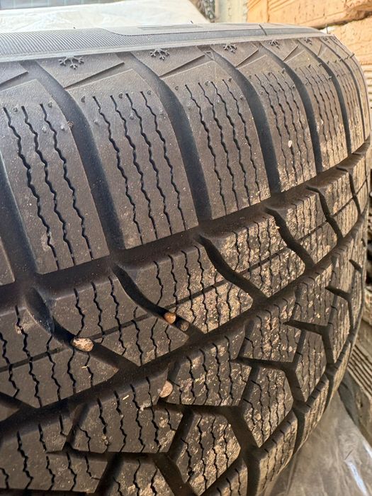 Гуми 17 R50 зимни 2023 г използвани 2 месеца