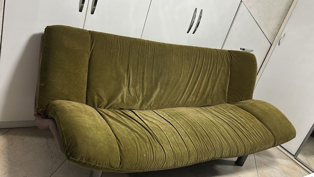 Продается комплект Диван + 2 Кресла Б/У! Удобные! Стильные!