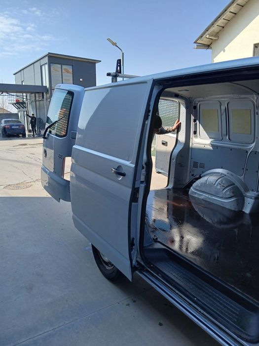 Vând wolkswagen trasporter