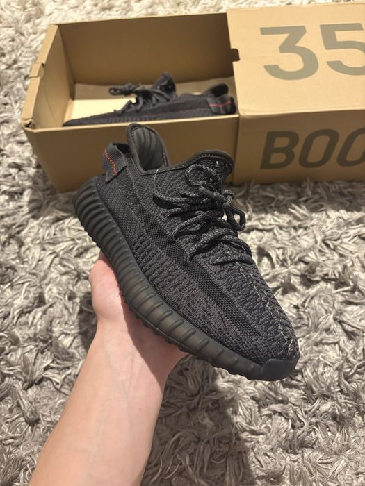 Yeezy 350v2 black