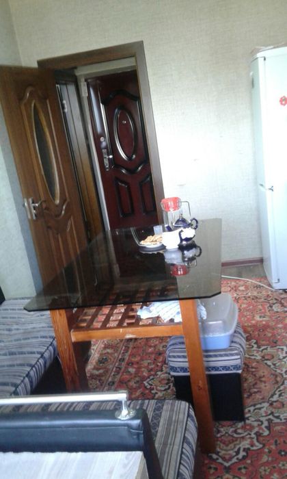 Квартира сотилади уч тепа 2/8/9