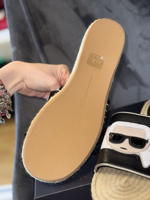 Papuci Karl Lagerfeld 39 noi!