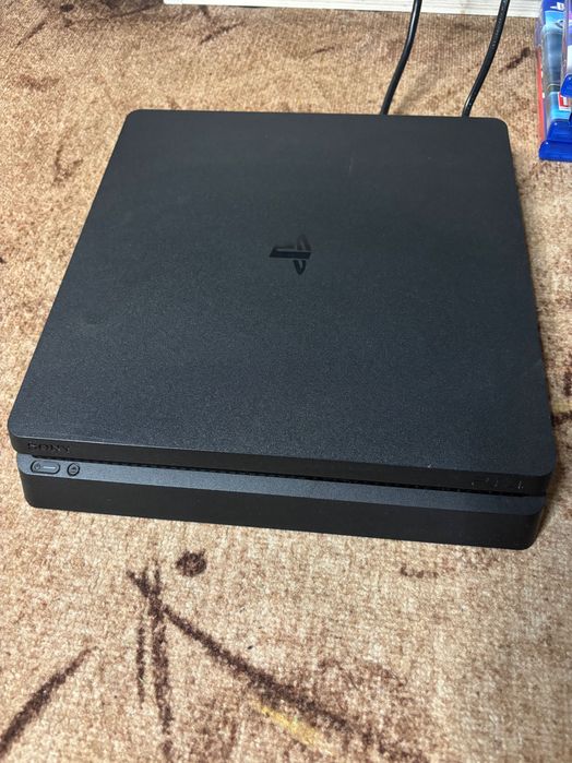 Продавам PS4 и PS4 slim