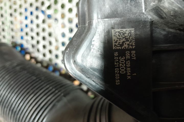 TUBUATURA ADMISIE 5Q0129684C / 05E129654K 5Q0129684C / 05E129654K Sko