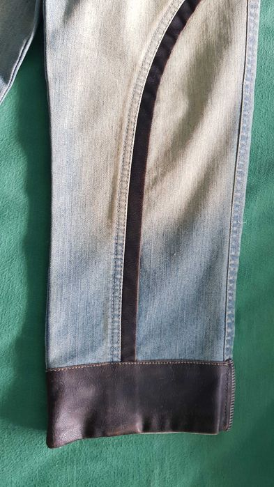 НОВИ 3/4  дънки за момиче 140 см с кожа апликация