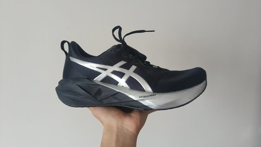 Кроссовки Asics NovaBlast 5