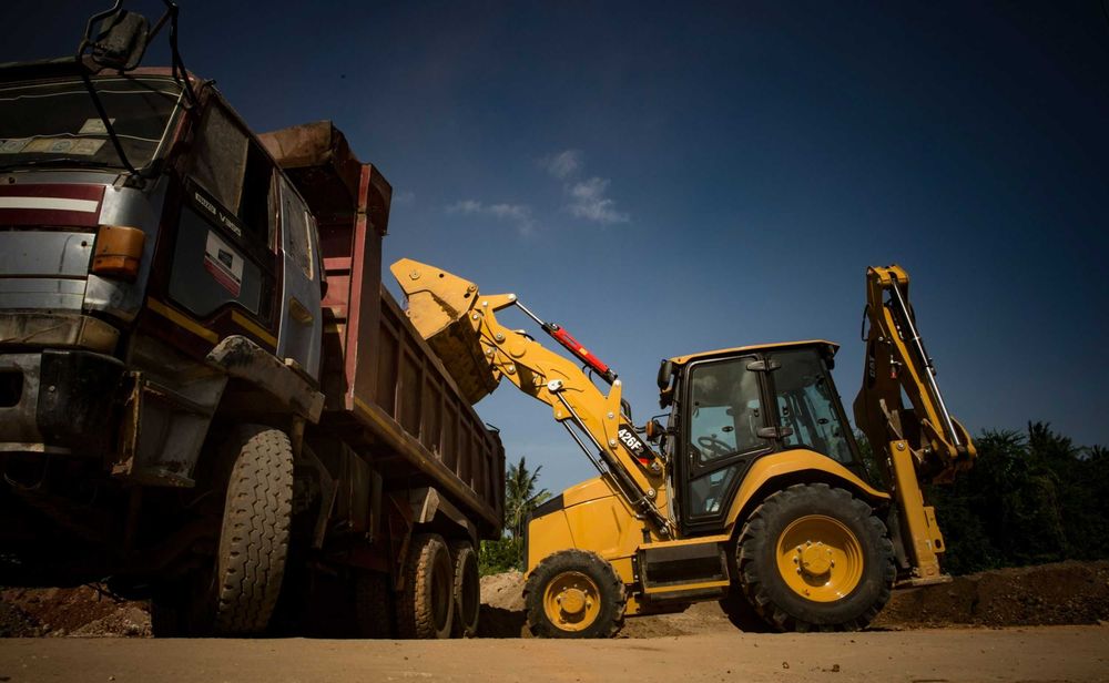 Экскаватор-погрузчик CAT [426] 1/0.24м³ В НАЛИЧИИ