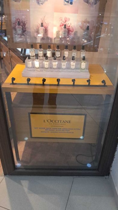 Продам мебель для магазина