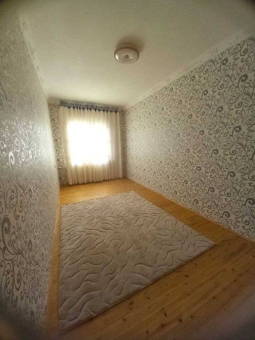 5 мкр А. Сомийда 4 хонали квартира сотилади.