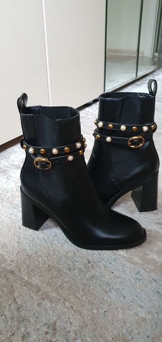 Botine damă Zara cu inserții aurii