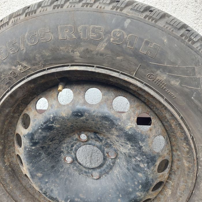 Vând anvelope iarnă folosite