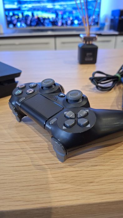 Playstation 4 Slim