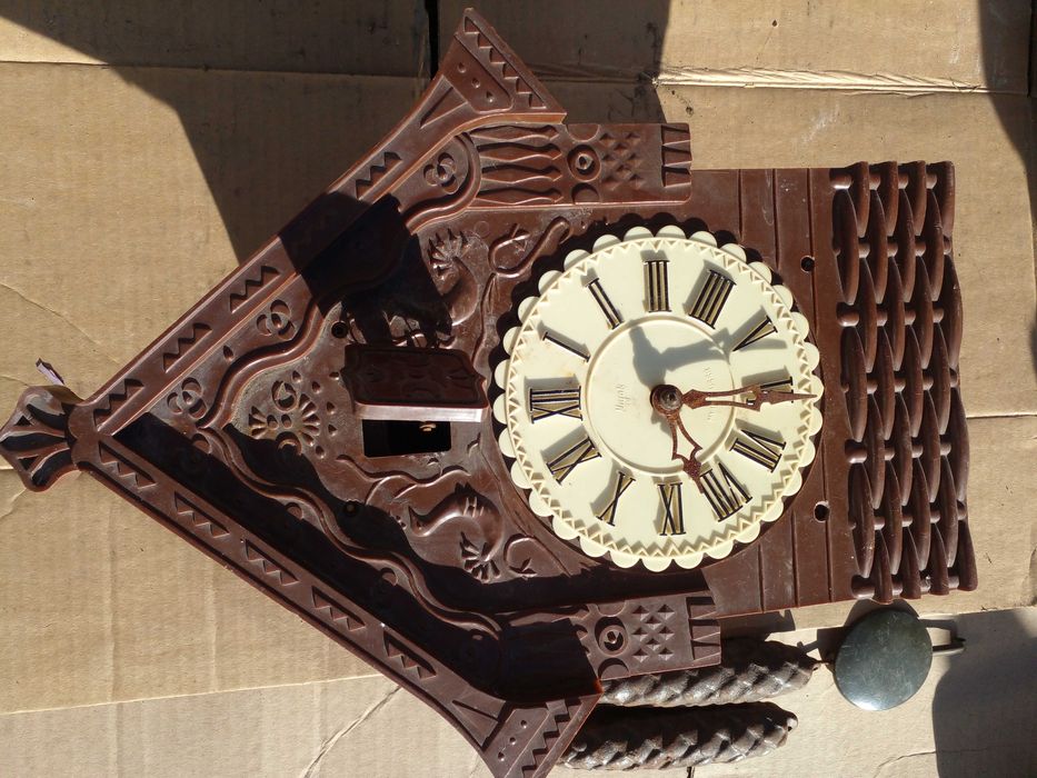 Продам часы с кукушкой