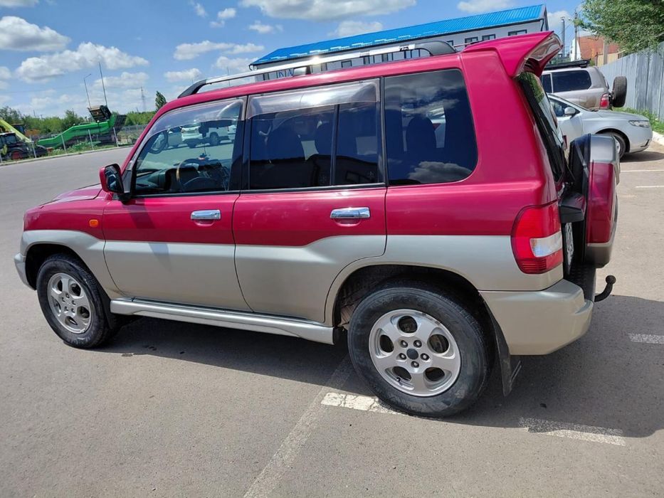 Продам pajero io 2001 года
