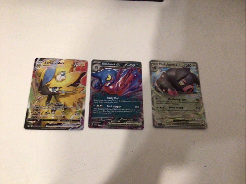 Ofertă! Carduri Pokemon Zeraora V max + Toxicroak ex + Oinkologne ex