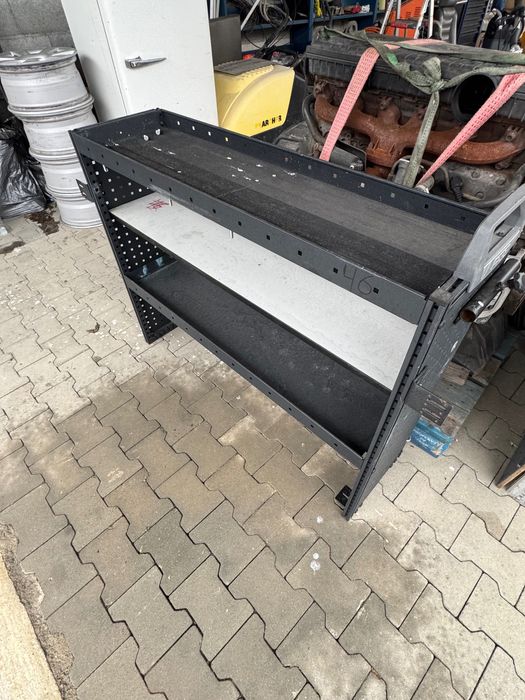 Шкафове за бус или ван