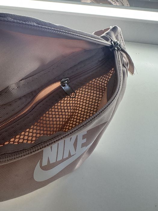 Малка чантичка Nike