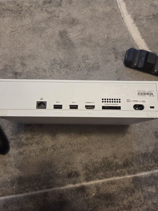 Xbox Series S + 2 controllere