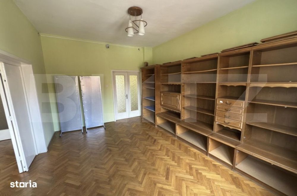 Apartament cu 5 camere, 143 mp, zona Centrala