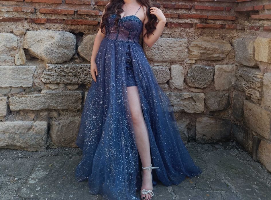 Продавам официална рокля