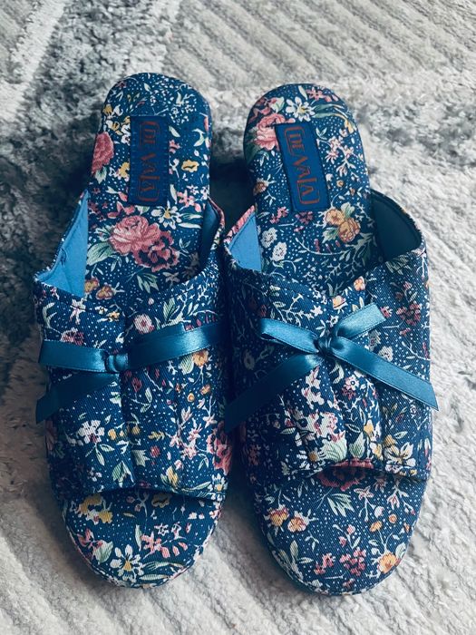 Обувь. Тапочки . Женская обувь