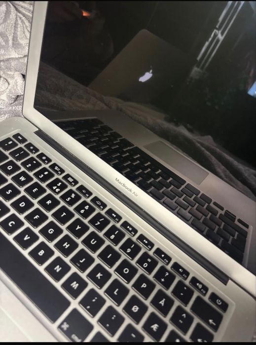 Macbook Air A1466  EMC: 2632