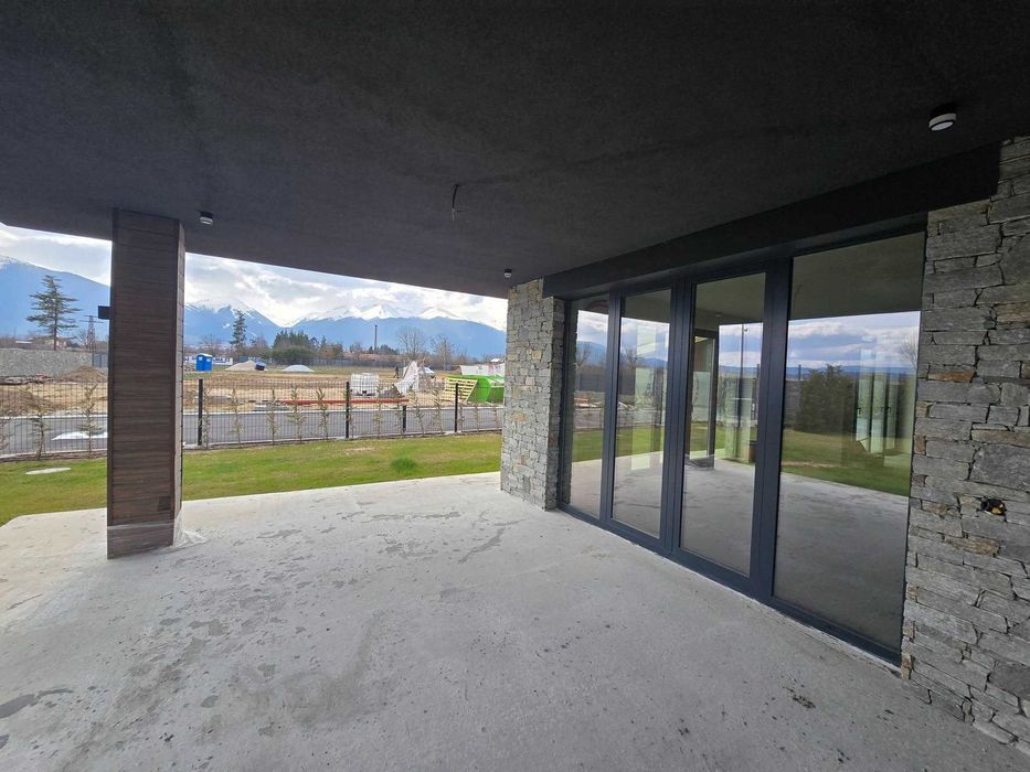 Бутикова къща с минерална вода за продажба до Банско и село Баня