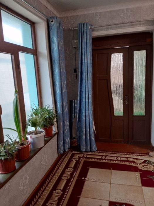 Nurafshonda uy sotiladi