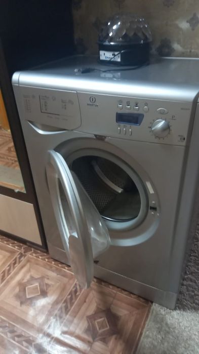 Продам стиральную машину