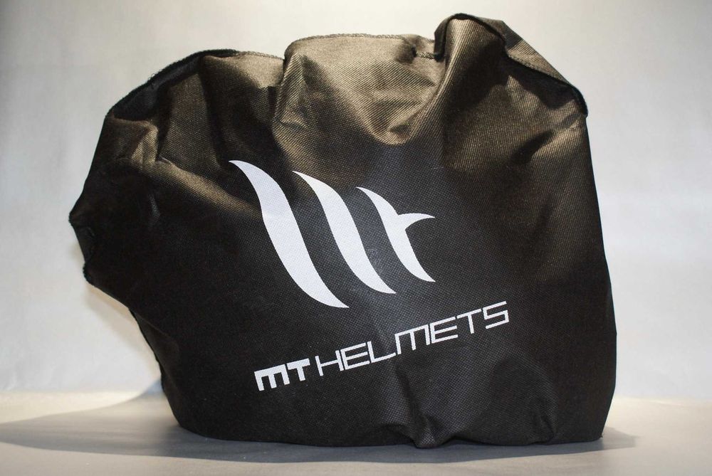Чисто нова каска за мотор MT Helmerts Stinger 2 размер XL.