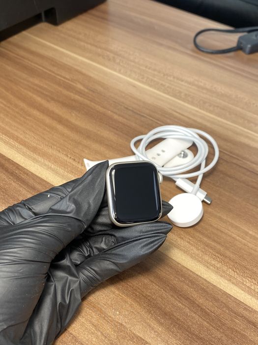 Apple Watch Seria SE 2nd gen / 40 mm / Starlight