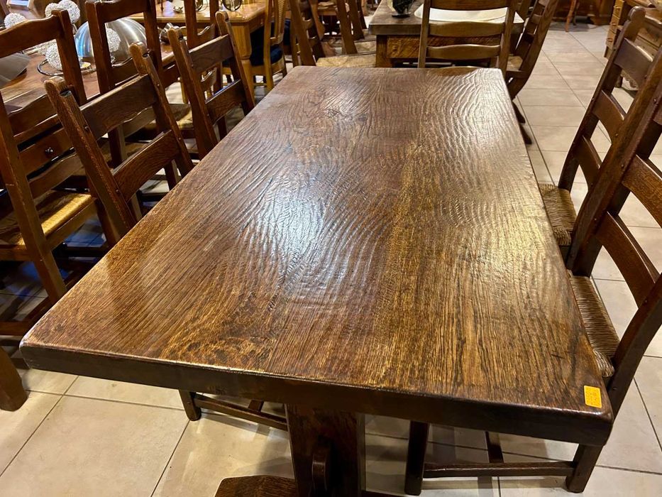 Масивна Дъбова маса + 4 стола  и 2 табуретки Холандия