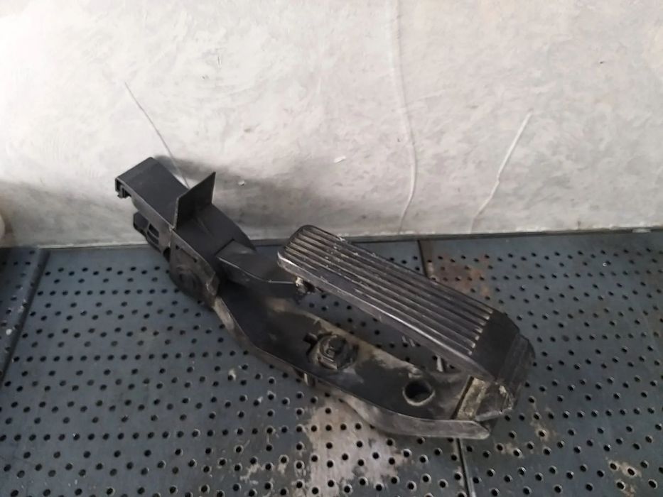 Pedala acceleratie mercedes e class w211 a2113000804