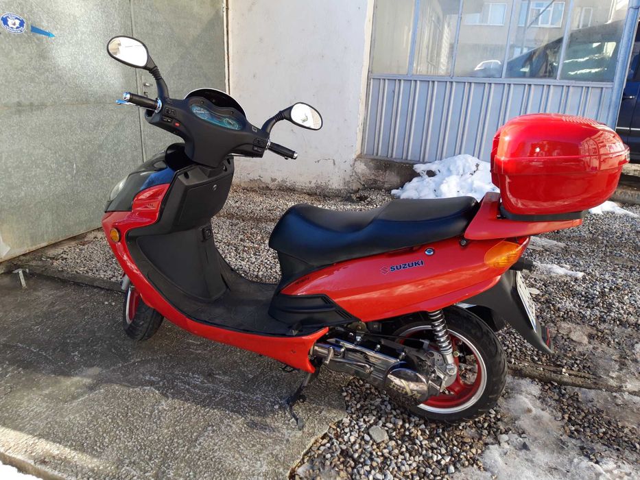 Продавам сkутер Truva 150 T-4 в перфектно състояние за ценители