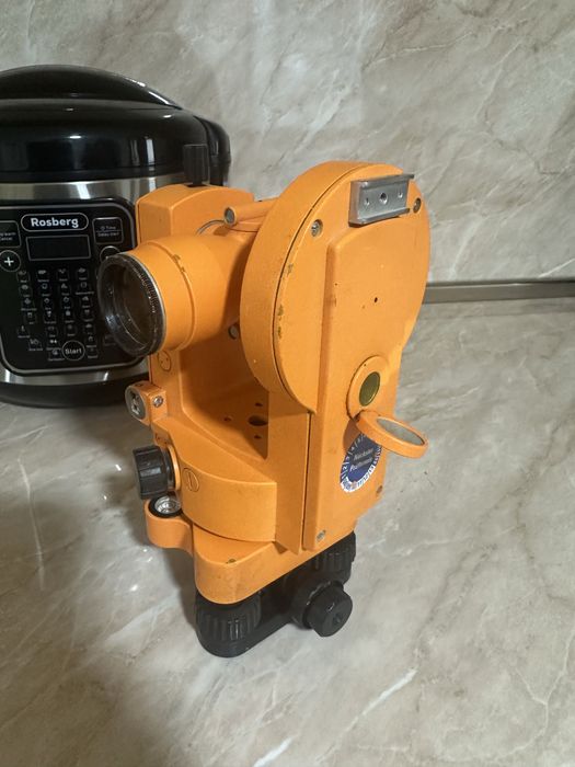 Лазер за ниво и професионални нивилири